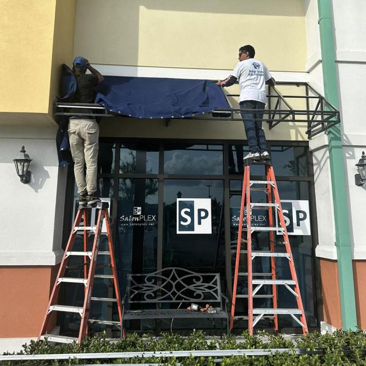 Servicios de Instalación de Toldos Expertos – ¡Transformando Espacios con Precisión, Calidad y Estilo!