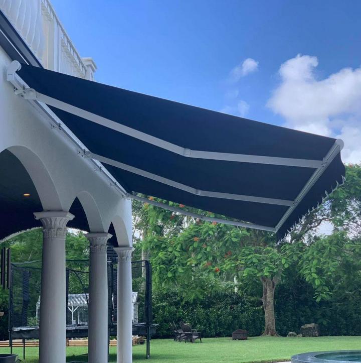 Experimenta Flexibilidad y Comodidad con Toldos Retráctiles.