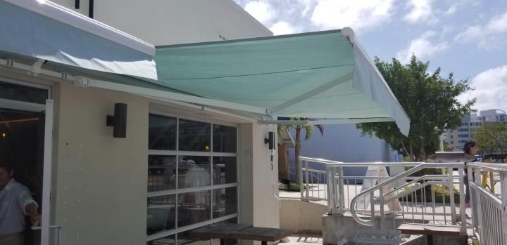 Toldos Telescópicos Miami Dade