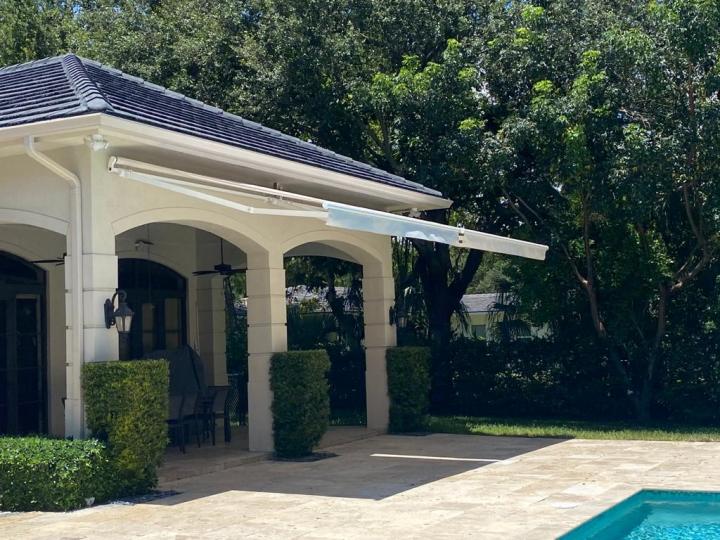 Toldos Desplegables Miami Dade