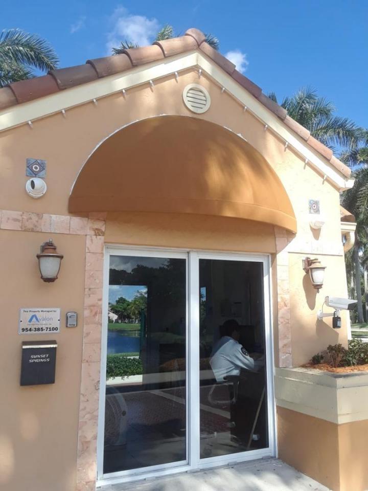 Instaladores de Sombras Comerciales Miami Dade