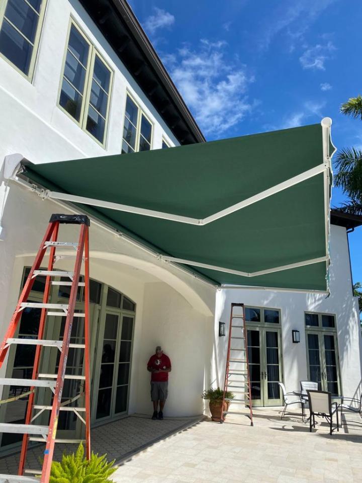 Toldos Telescópicos Miami Dade