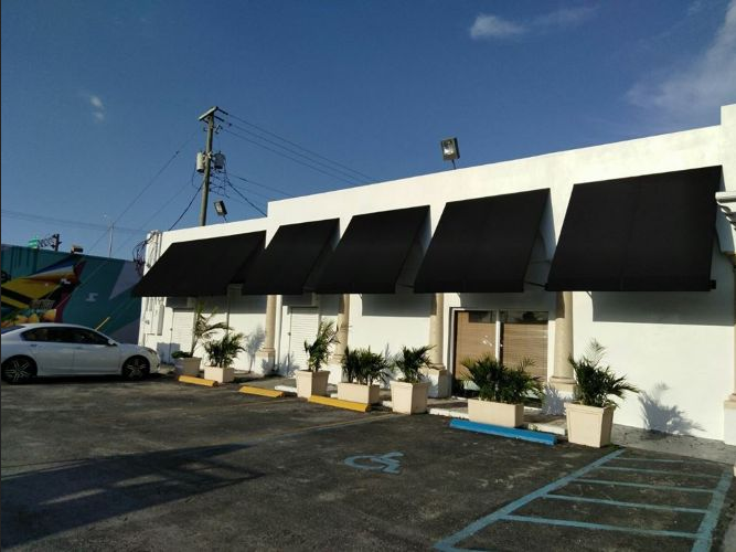 <p>Commercial Awning Company, Fort Lauderdale</p>
